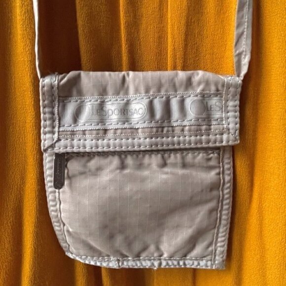 LeSportSac VTG Small Passport Phone Money Holder Crossbody Bag Beige Unisex GORP - Picture 5 of 10